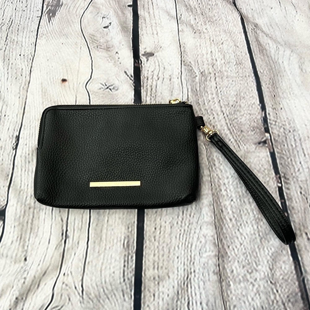 NWOT STEVE MADDEN WRISTLET